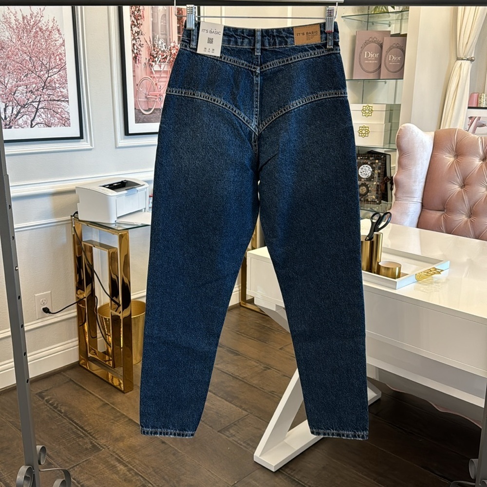 NWT HIGH RISE JEANS SIZE 4 - Picture 15 of 17